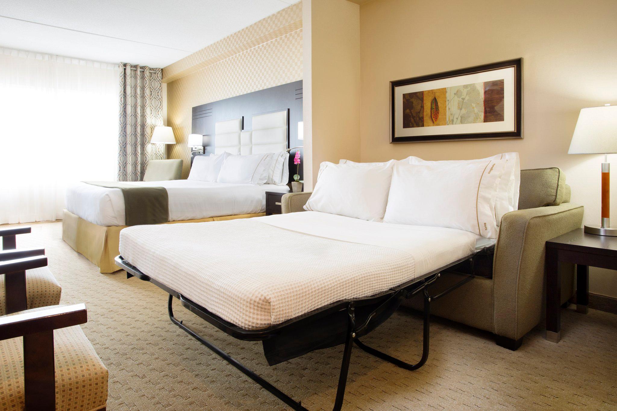 Фото Holiday Inn Express Hotel & Suites Ottawa West Nepean