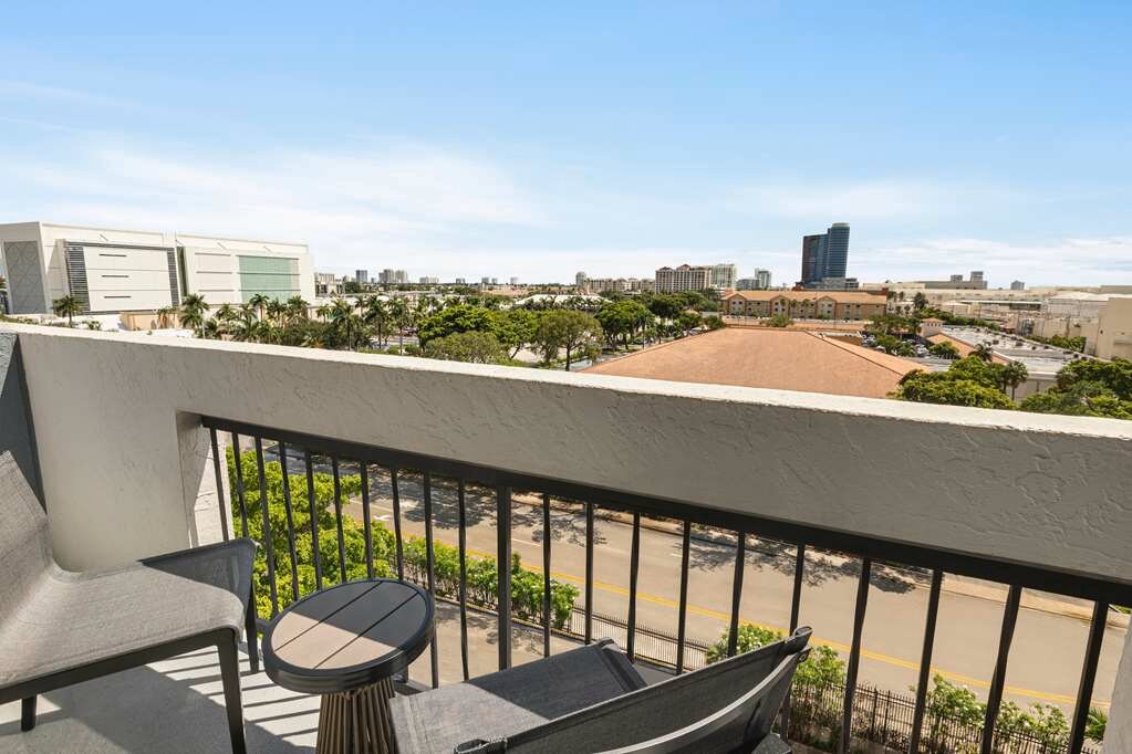 Фото Embassy Suites by Hilton Fort Lauderdale 17th Street 