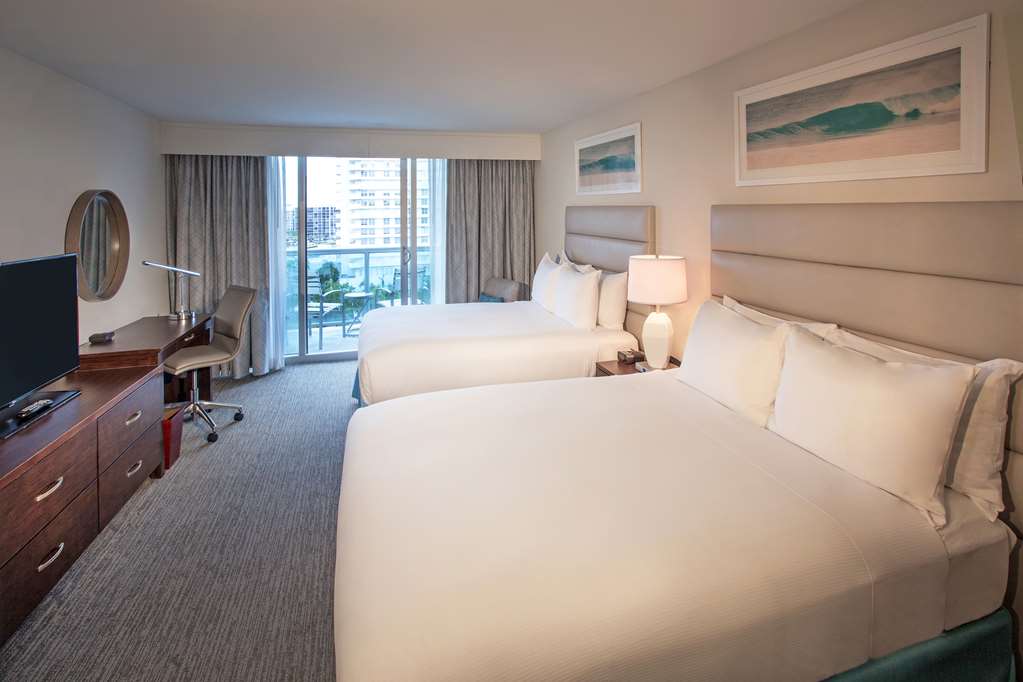 Фото DoubleTree Resort by Hilton Hollywood Beach