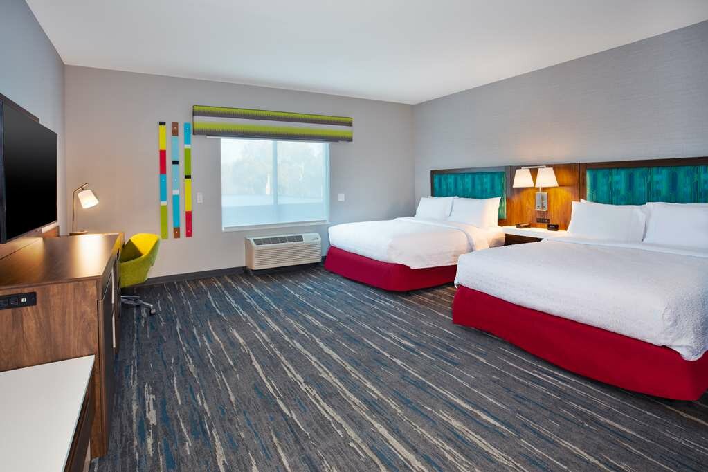 Фото Hampton Inn by Hilton Paris