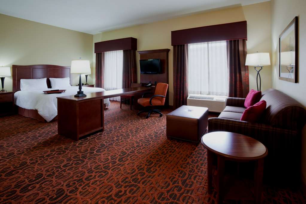 Фото Hampton Inn & Suites Minot Airport, Nd