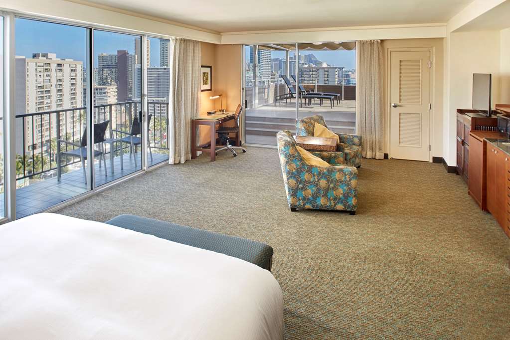 Фото DoubleTree by Hilton Alana - Waikiki Beach