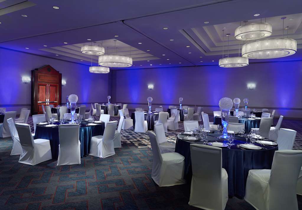 Фото Hilton Atlanta Northeast