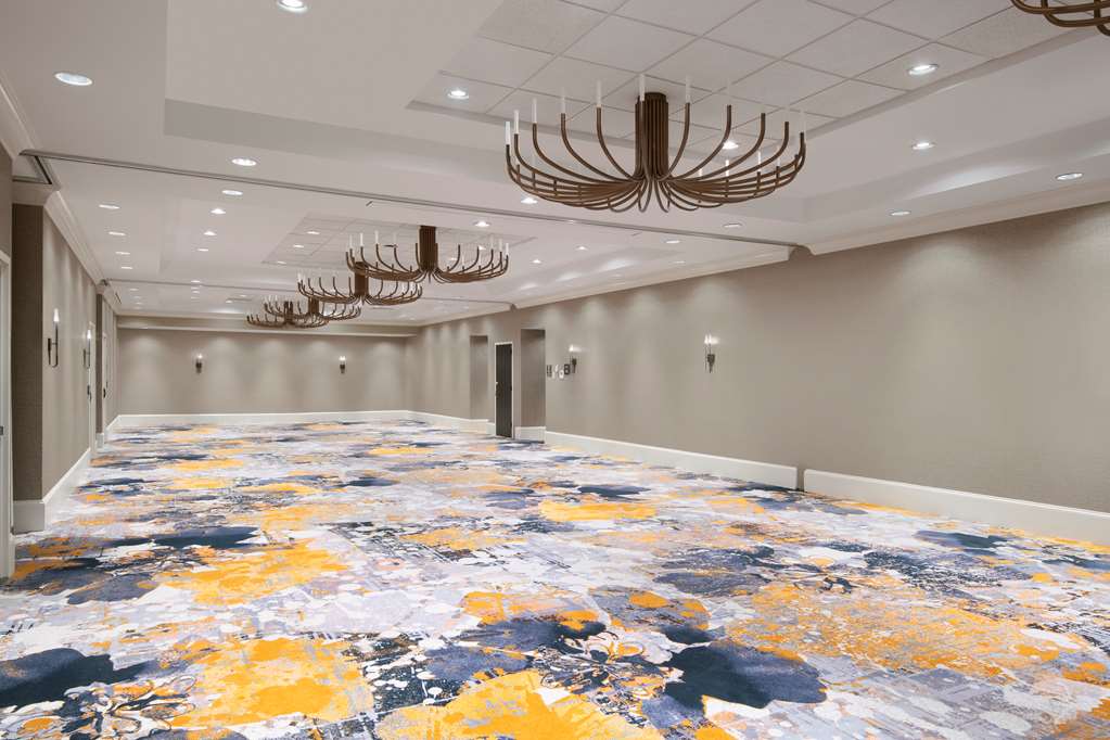 Фото Embassy Suites by Hilton Atlanta Buckhead