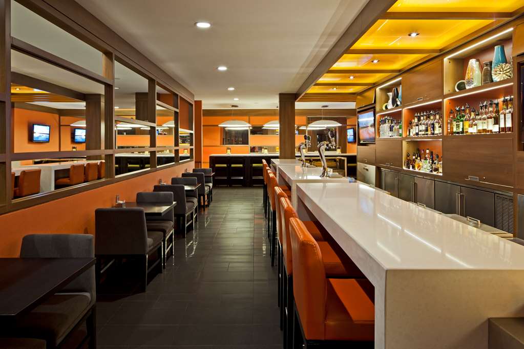 Фото Hilton Mississauga/Meadowvale