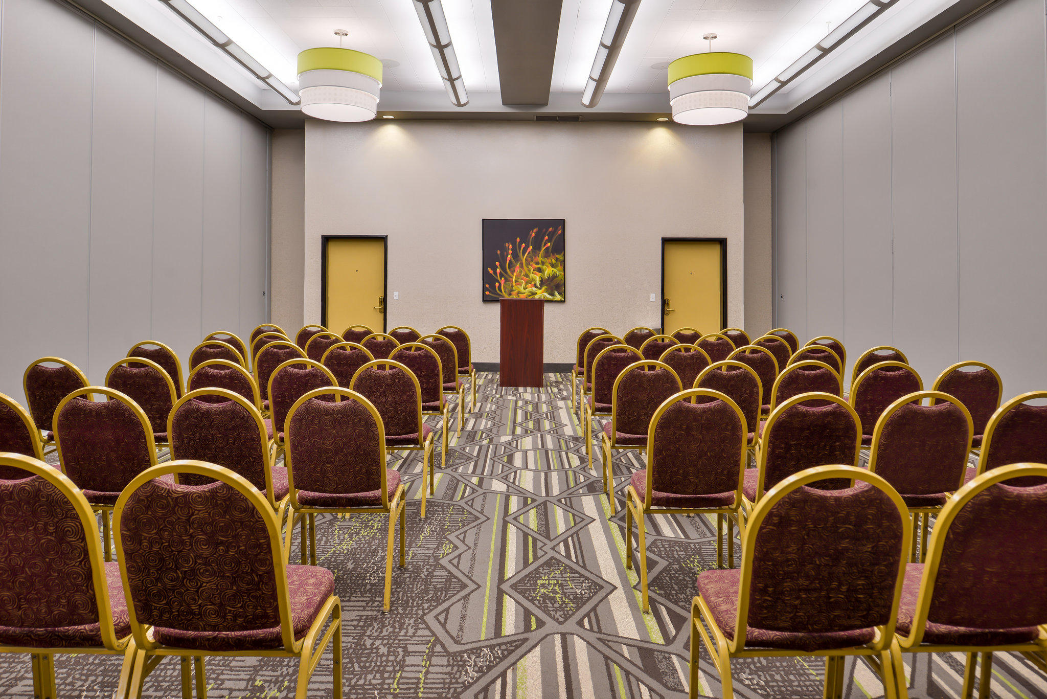 Фото Holiday Inn Express Hotel & Suites Elk Grove Ctrl Sacramento, an Ihg Hotel