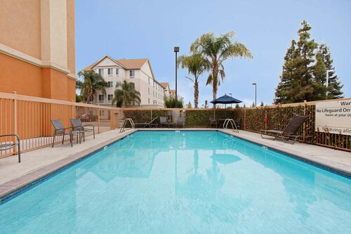 Гостиница Hampton Inn & Suites Clovis-Airport North в Кловисе