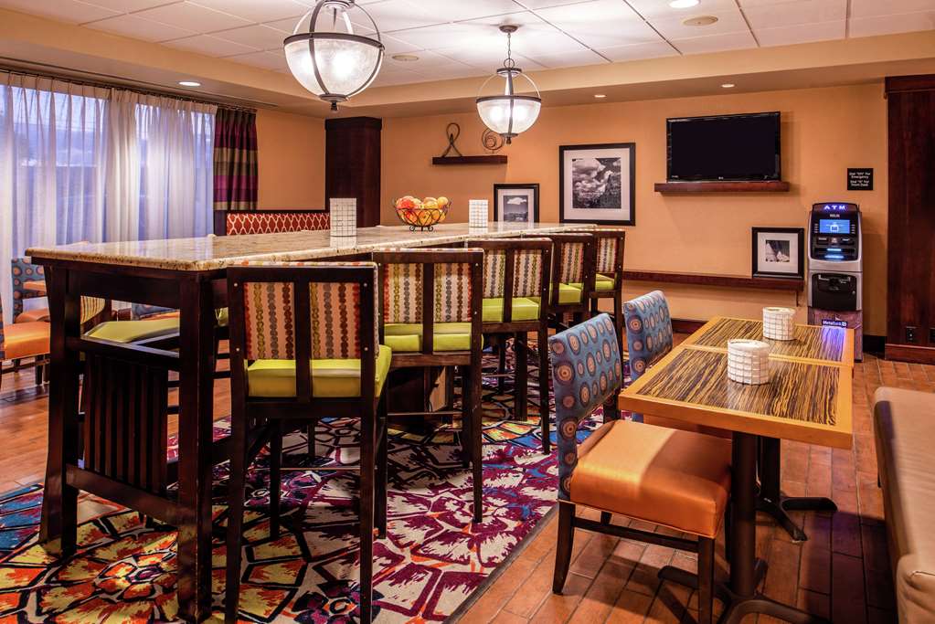 Фото Hampton Inn Albuquerque University Midtown
