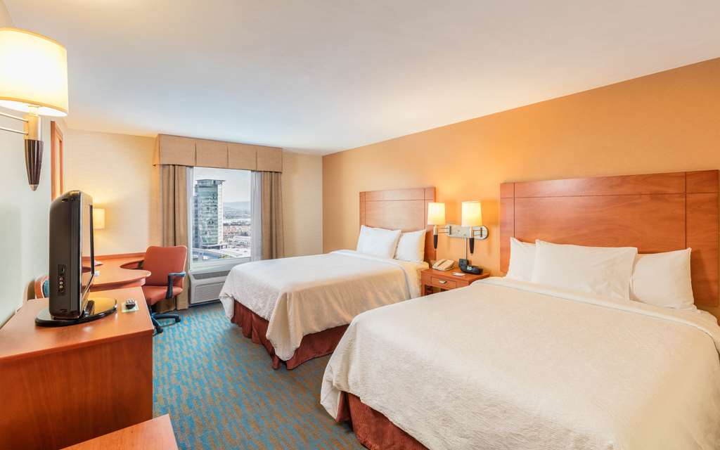 Фото Hampton Inn by Hilton-Queretaro Tecnologico