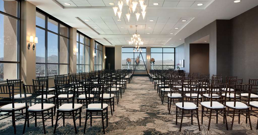 Фото DoubleTree by Hilton El Paso Downtown