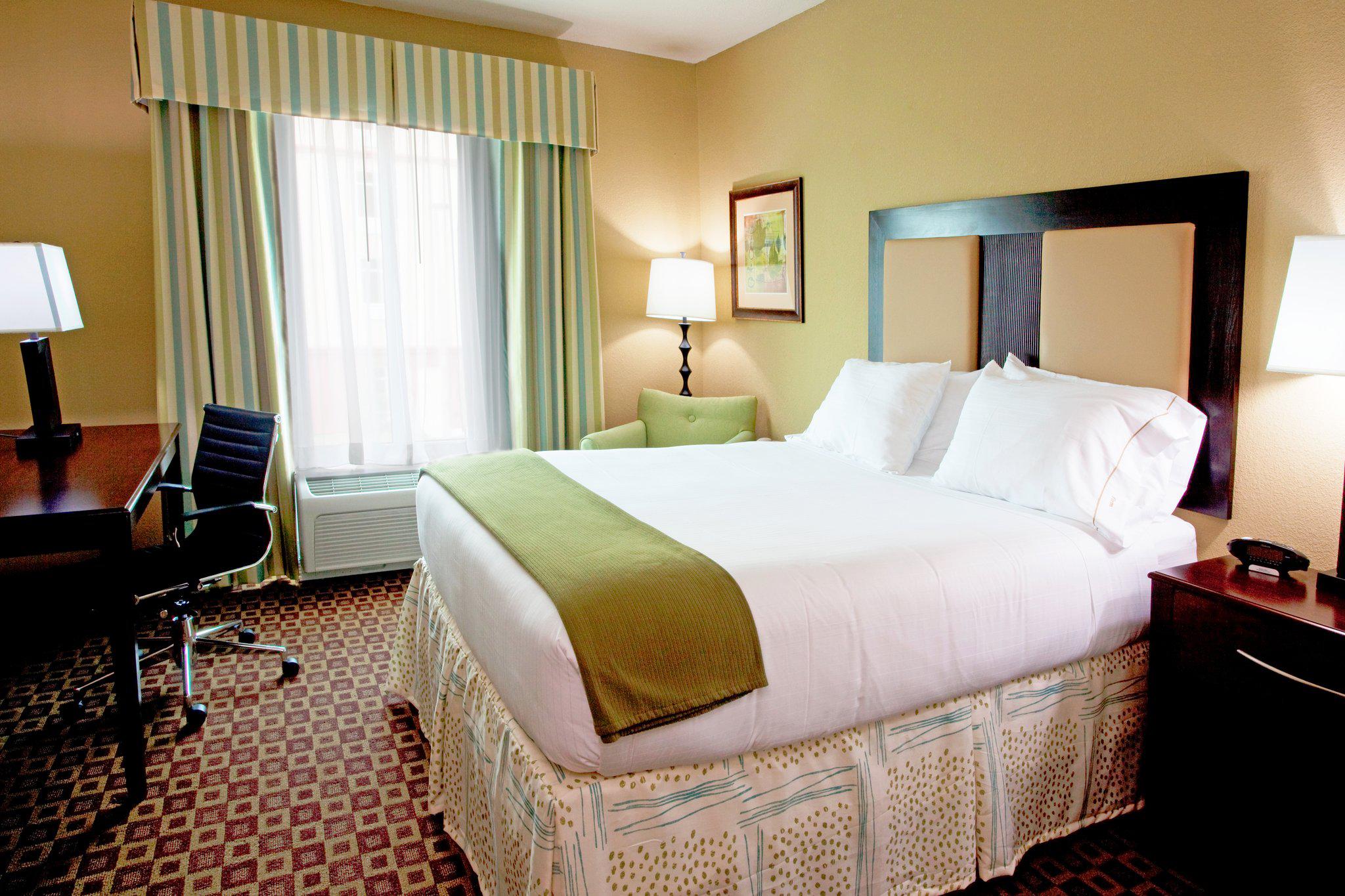Фото Holiday Inn Express & Suites Chaffee-Jacksonville West, an Ihg Hotel