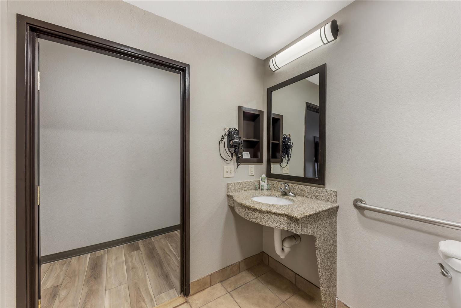 Фото SureStay Plus Hotel by Best Western San Antonio SeaWorld