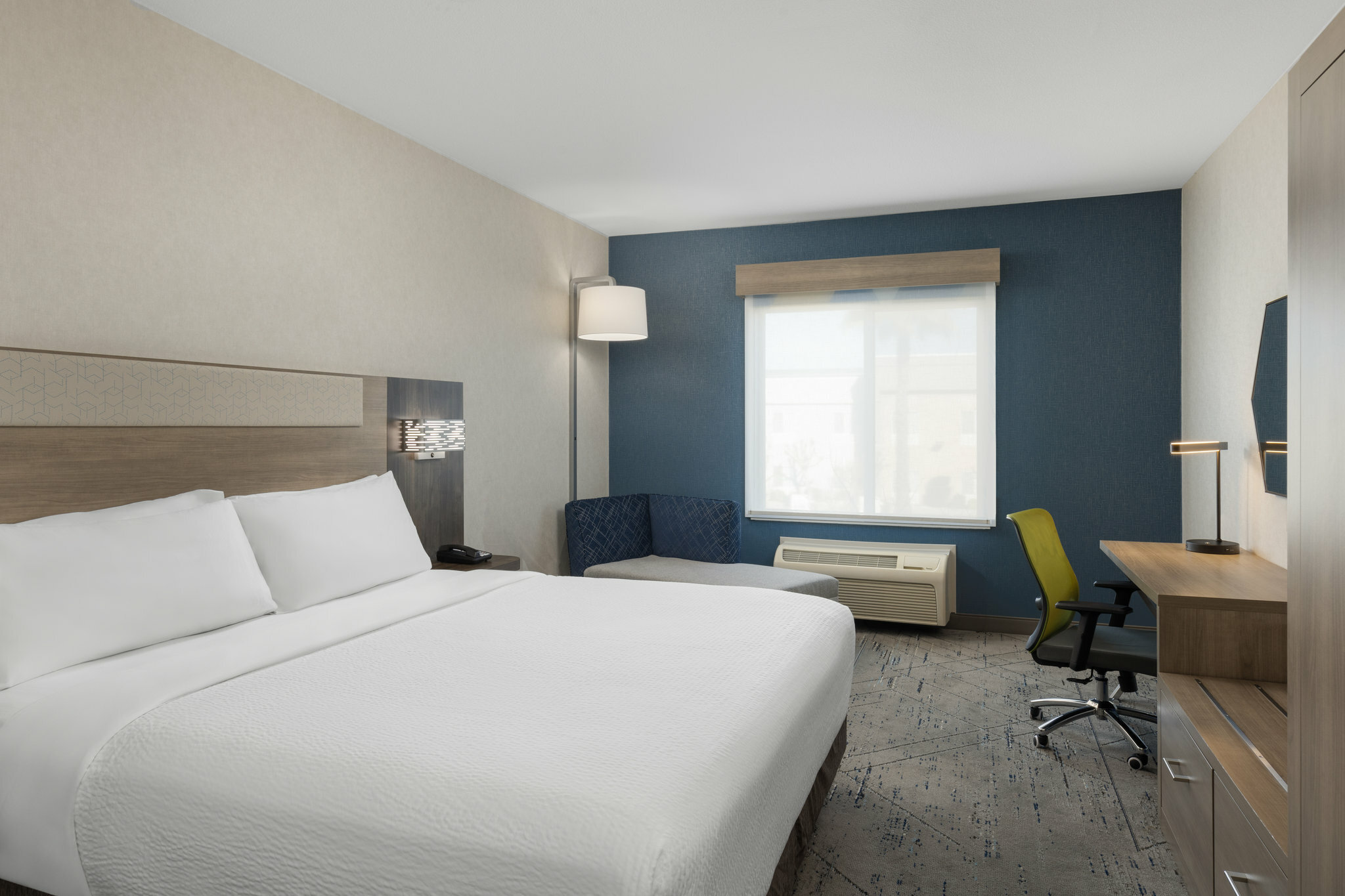 Фото Holiday Inn Express & Suites Sacramento Ne Cal Expo