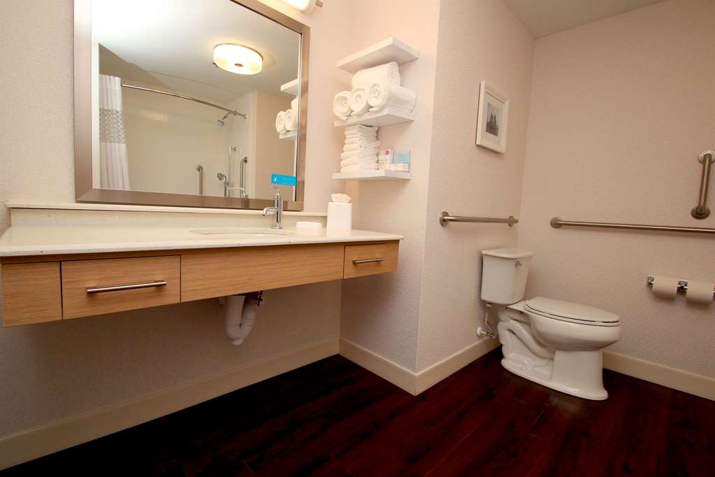 Фото Hampton Inn Suffolk