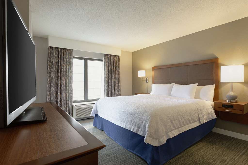 Фото Hampton Inn & Suites Nashville Downtown