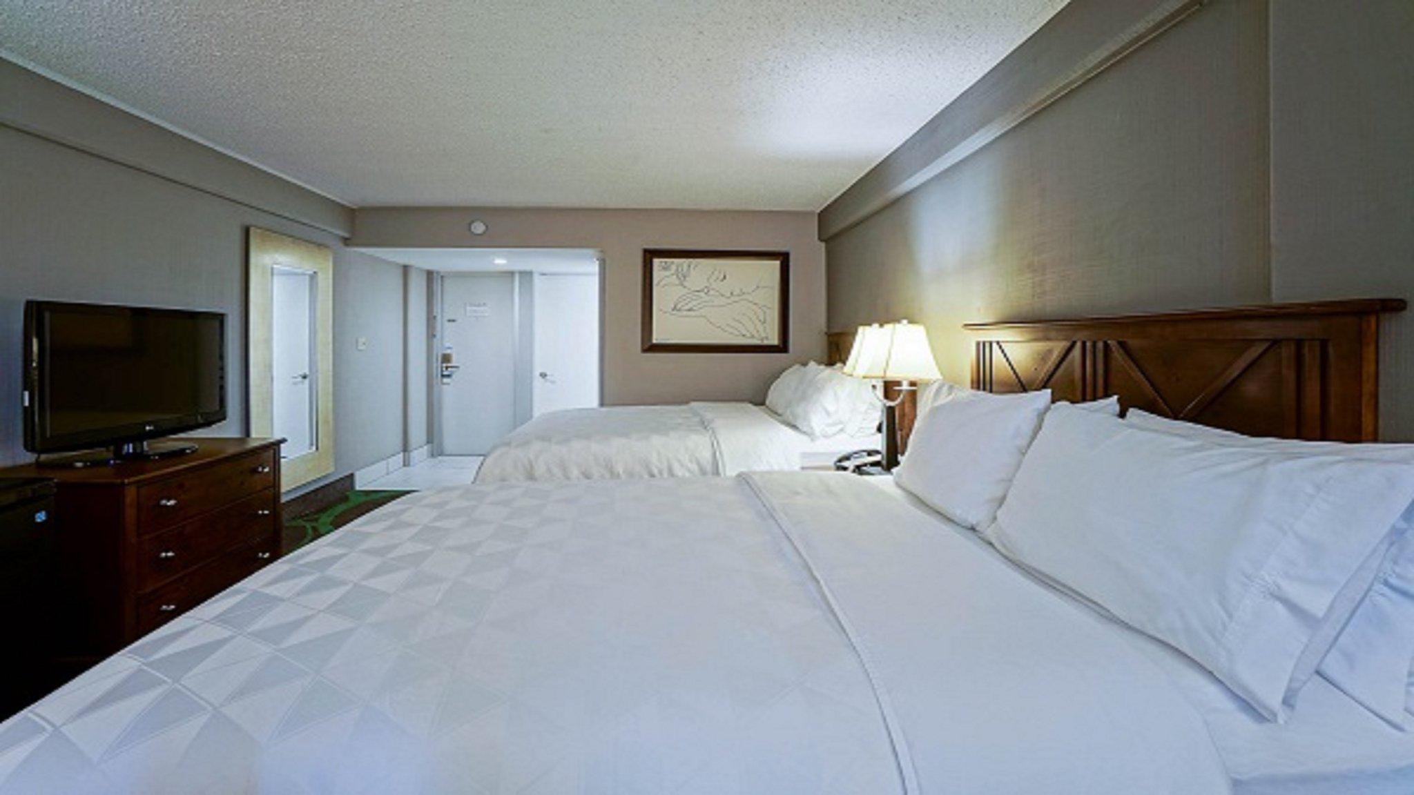 Фото Holiday Inn Manhattan at the Campus