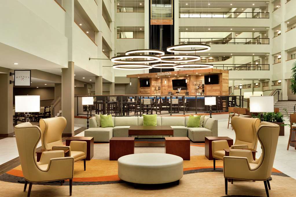Фото Embassy Suites by Hilton Milwaukee Brookfield