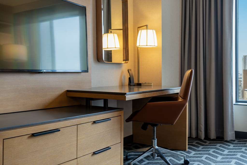 Фото Hilton Des Moines Downtown