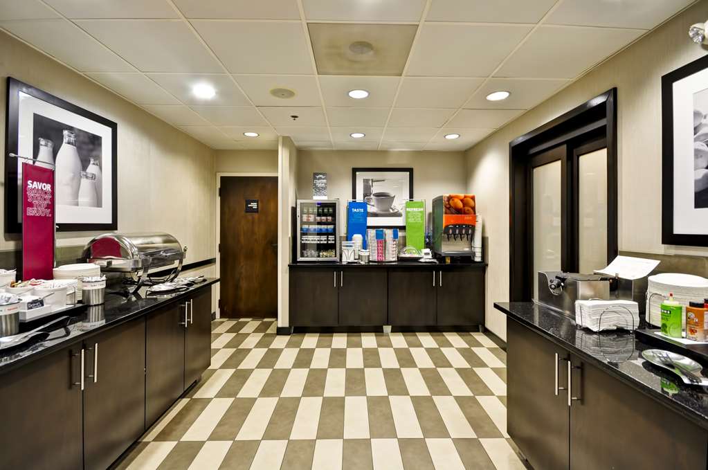 Фото Hampton Inn Overland Park, Ks