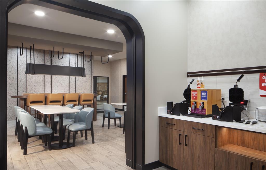 Фото Comfort Suites At Fairgrounds - Casino