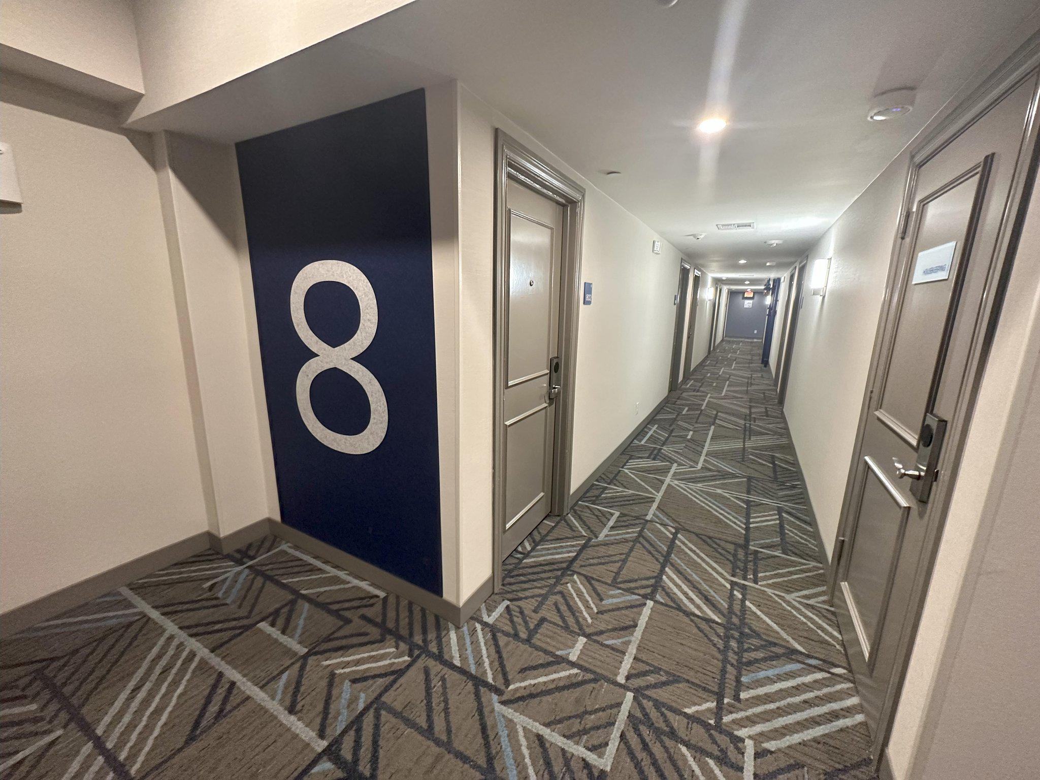 Фото Holiday Inn Express Dallas Downtown, an Ihg Hotel
