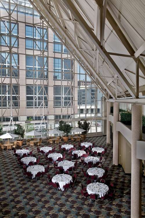 Фото DoubleTree by Hilton Hotel St. Paul Downtown