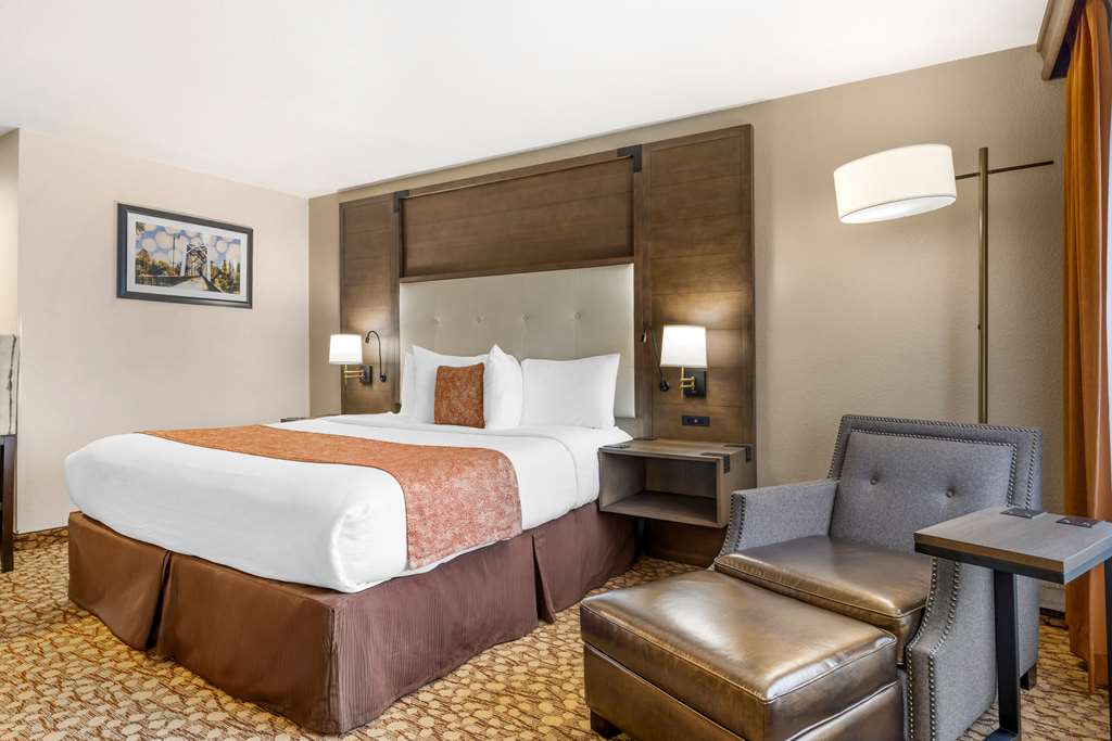 Фото Best Western Plus Mill Creek Inn