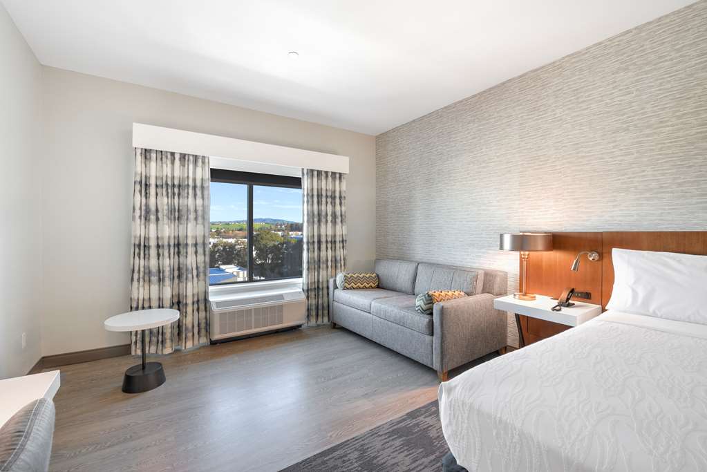 Фото Hilton Garden Inn Fremont Milpitas