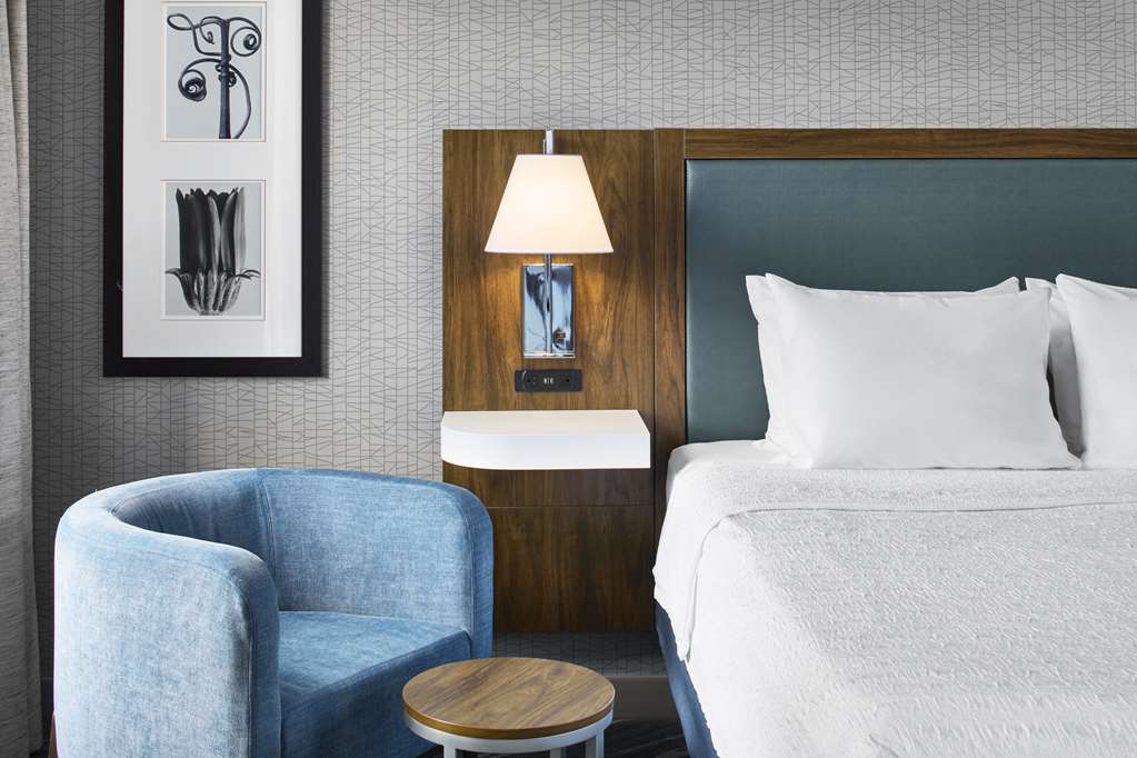 Фото Hampton Inn & Suites Saratoga Springs Downtown