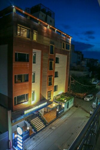 Four Leaf Hotel Sapphire Blue