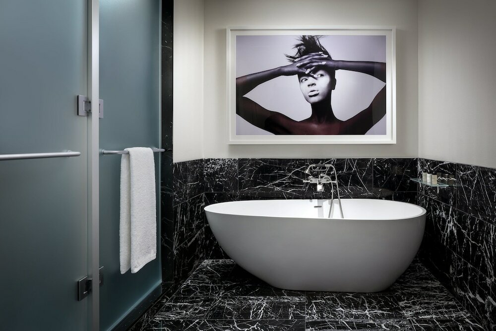 Фото Bisha Hotel Toronto