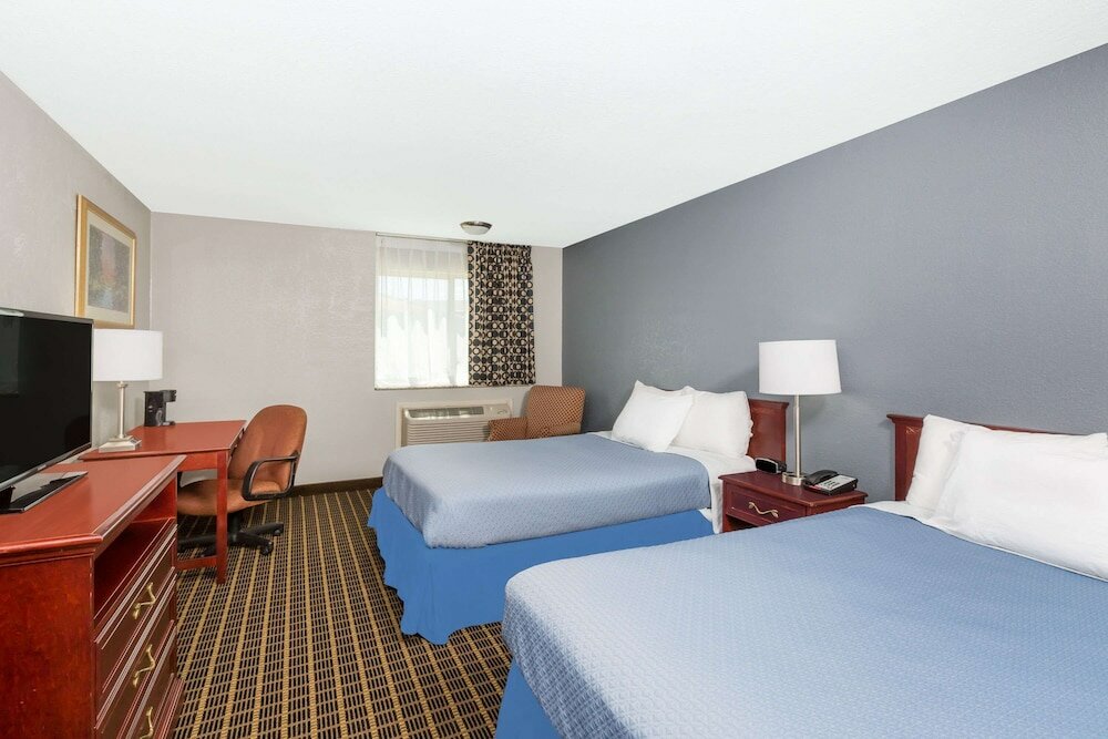 Фото Days Inn by Wyndham West Des Moines