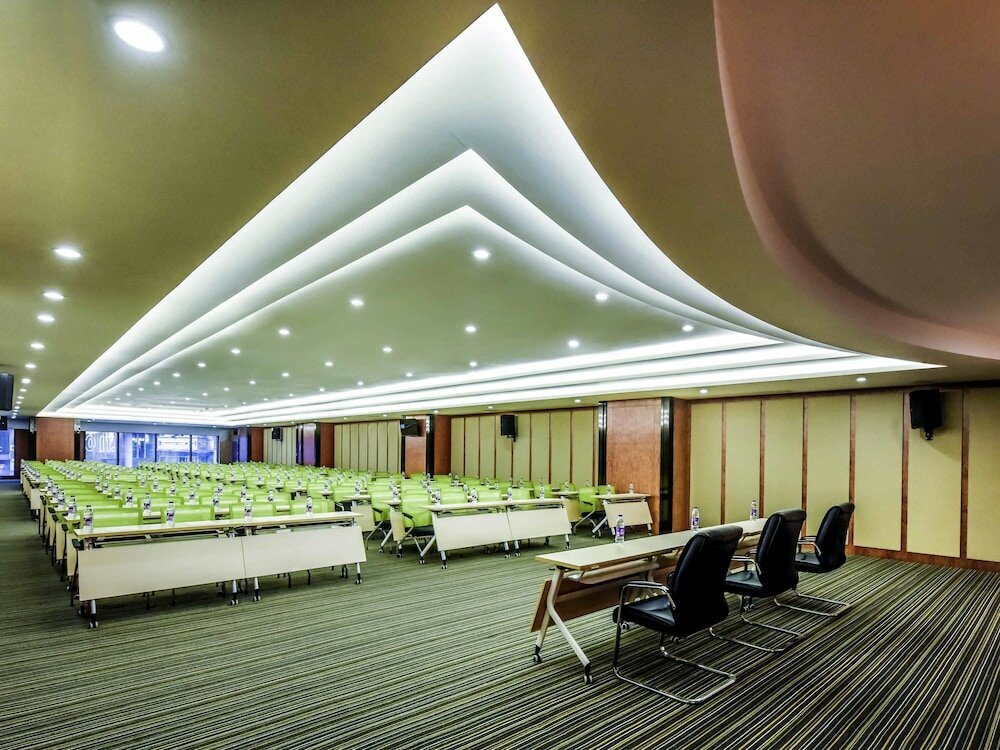 Фото Mercure Chongqing Downtown