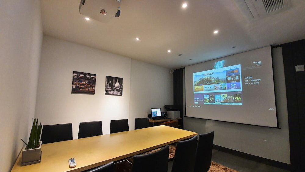 Фото West In Hotel