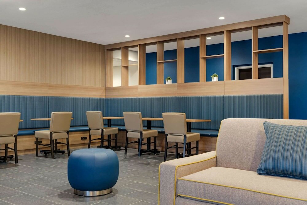 Фото Microtel Inn & Suites by Wyndham Gambrills