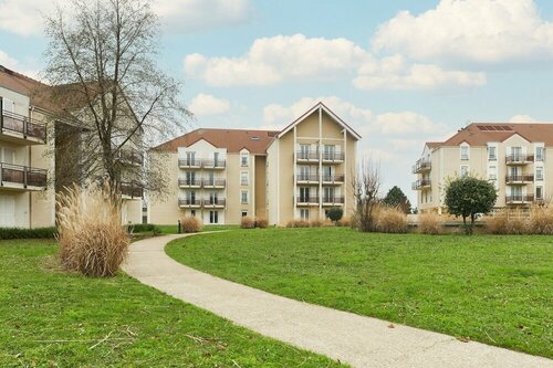 Гостиница Residhome Roissy Village в Сарселе
