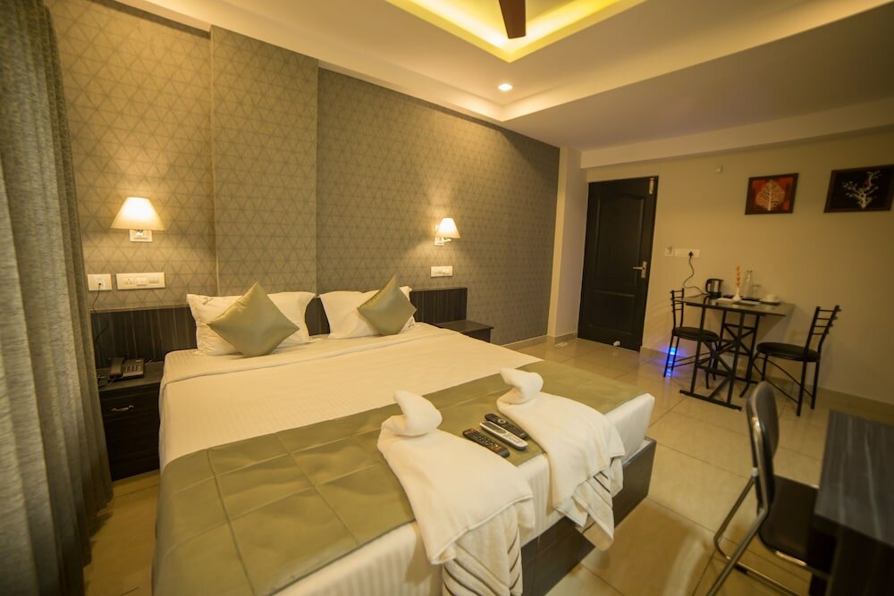 Фото South Gate Residency