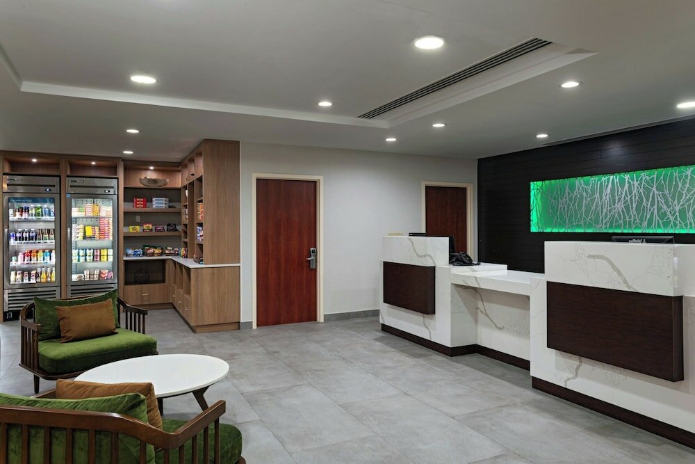 Фото Fairfield Inn by Marriott Medford Long Island