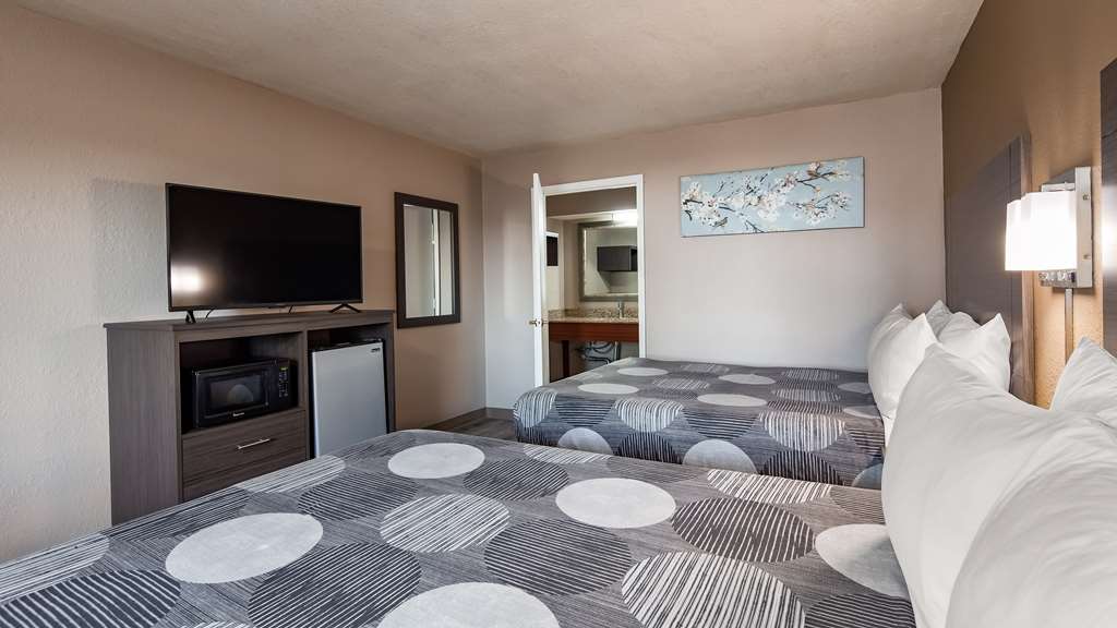 Фото SureStay Hotel by Best Western Olathe