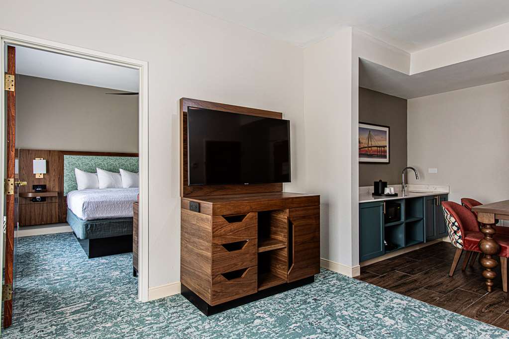 Фото Hampton Inn & Suites Charleston/West Ashley