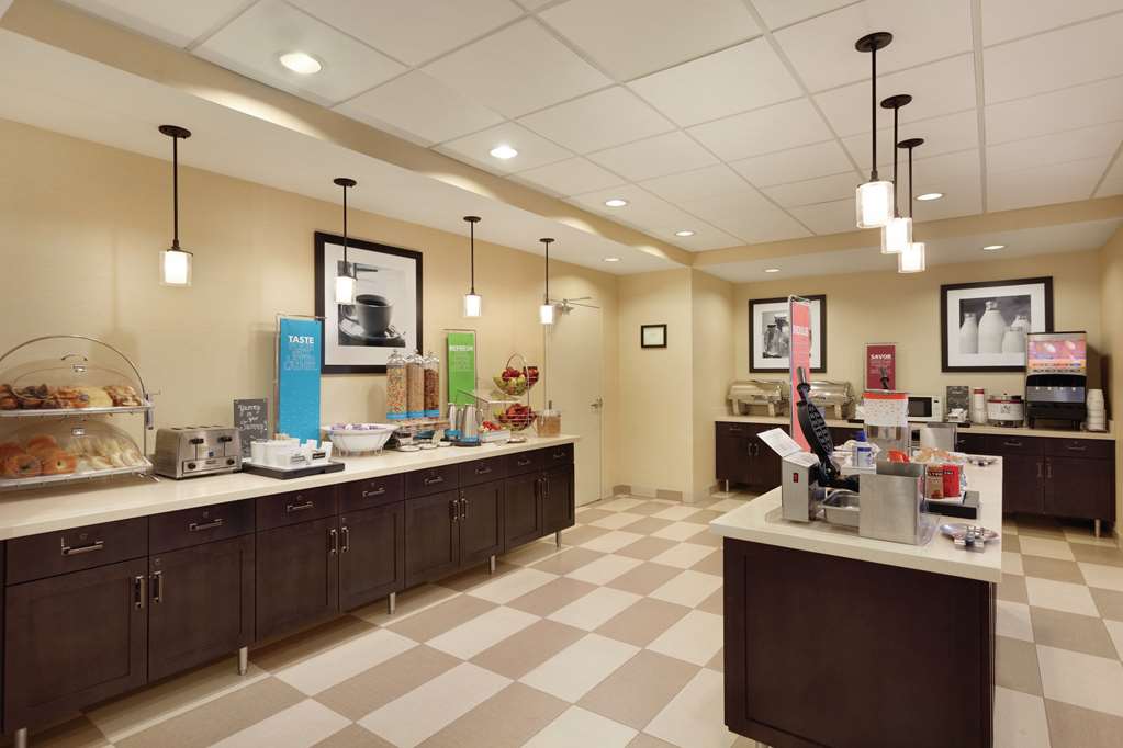 Фото Hampton Inn & Suites Philadelphia Montgomeryville