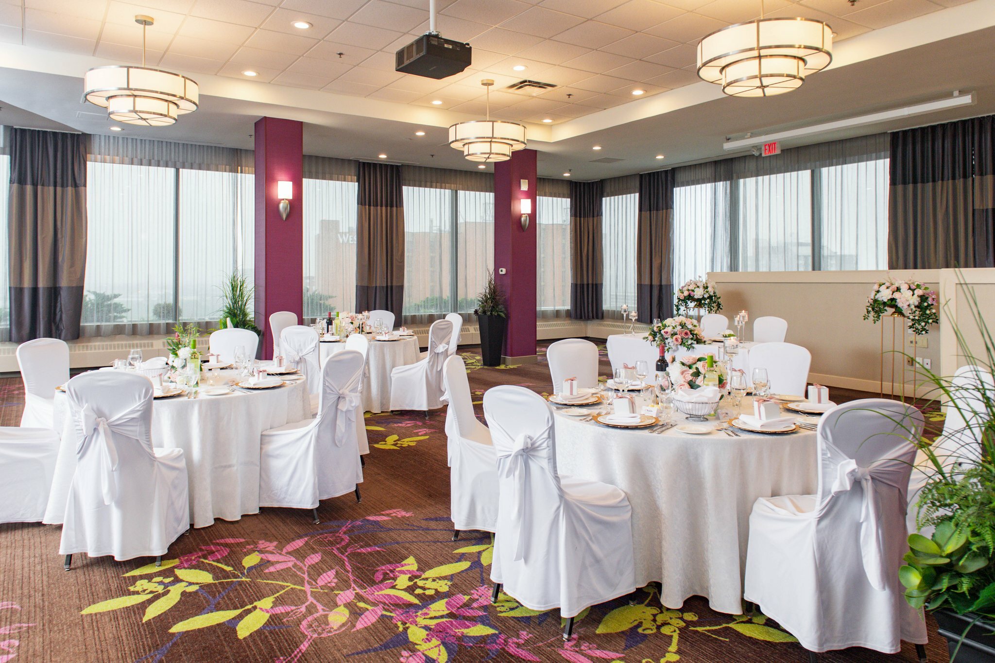 Фото Holiday Inn Toronto International Airport