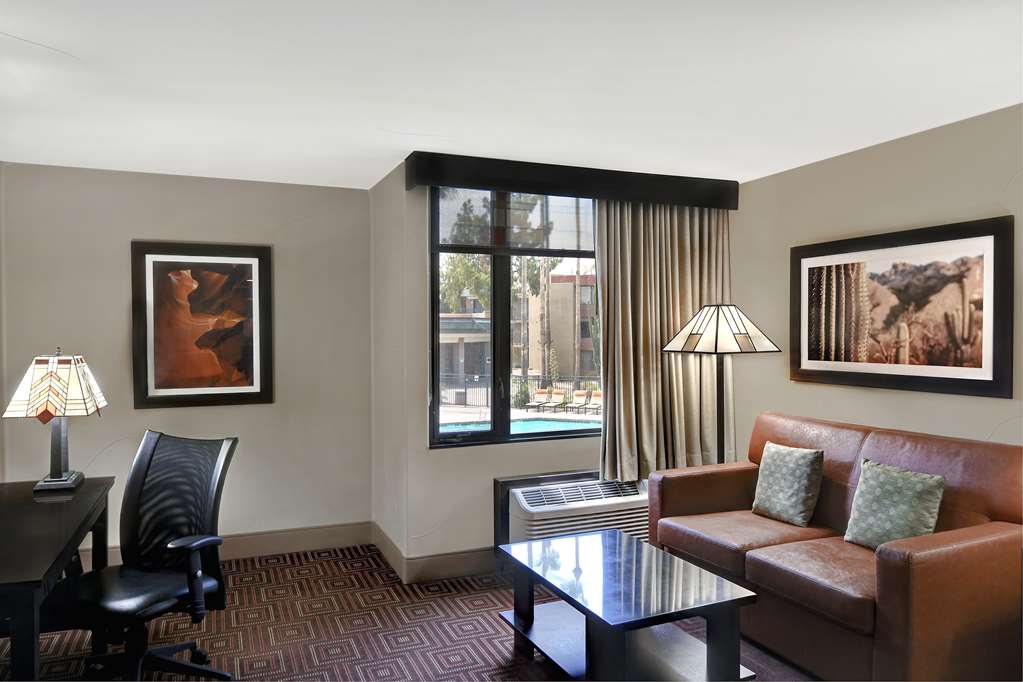 Фото DoubleTree by Hilton Hotel Phoenix Tempe