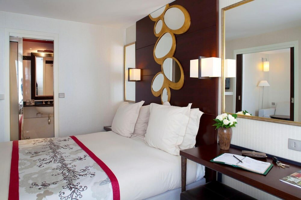 Фото Hôtel Le Sénat