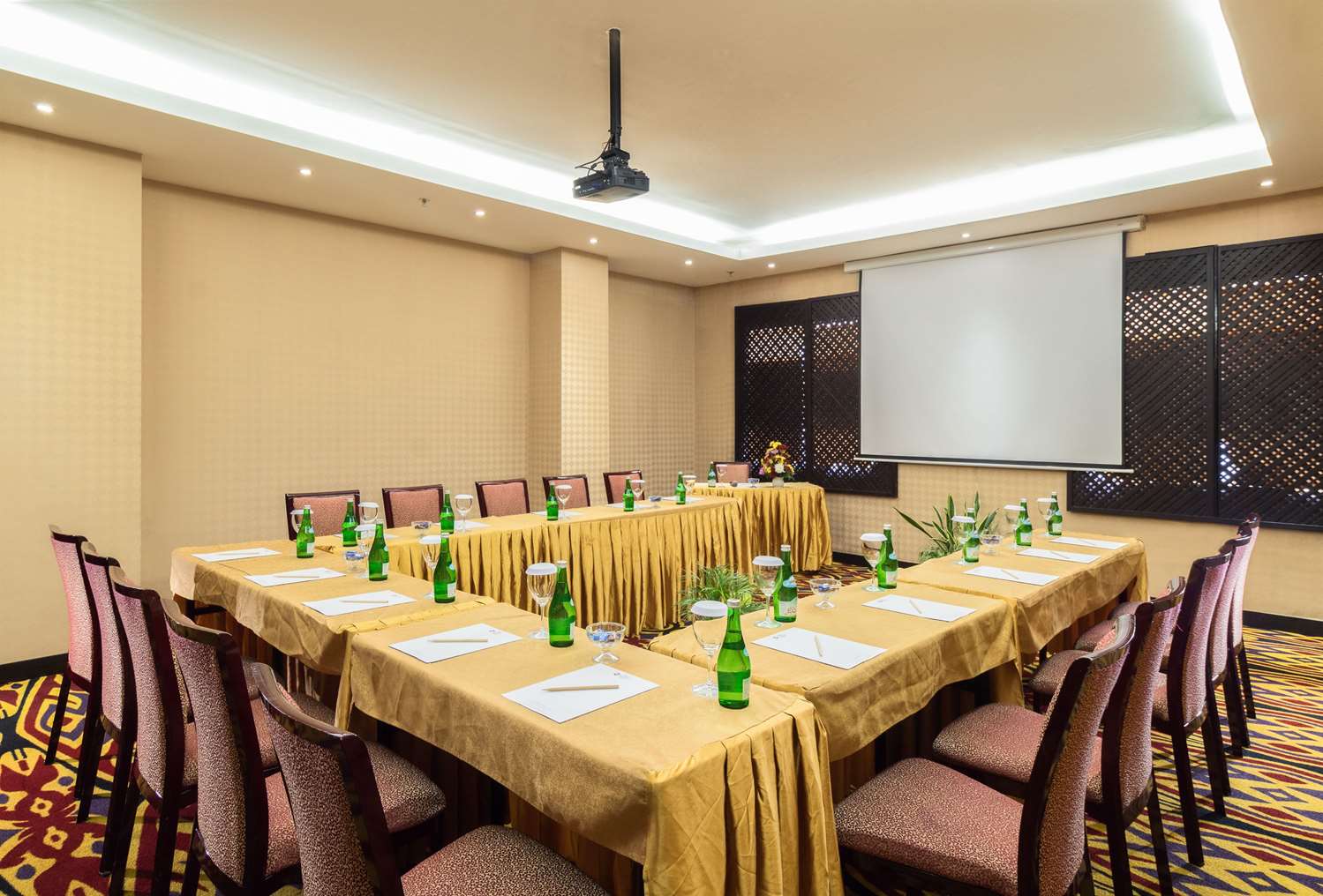 Фото Best Western Plus Makassar Beach