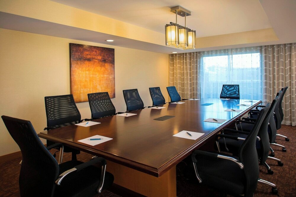 Фото Four Points by Sheraton Suites Tampa Airport Westshore