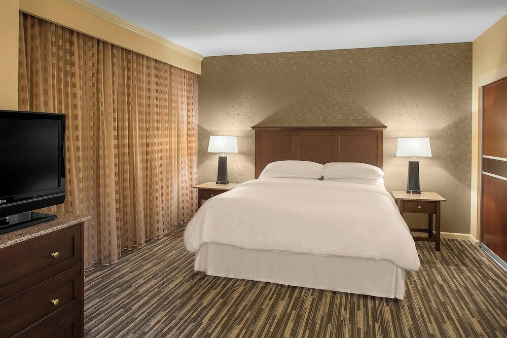 Фото Sheraton Suites Akron Cuyahoga Falls