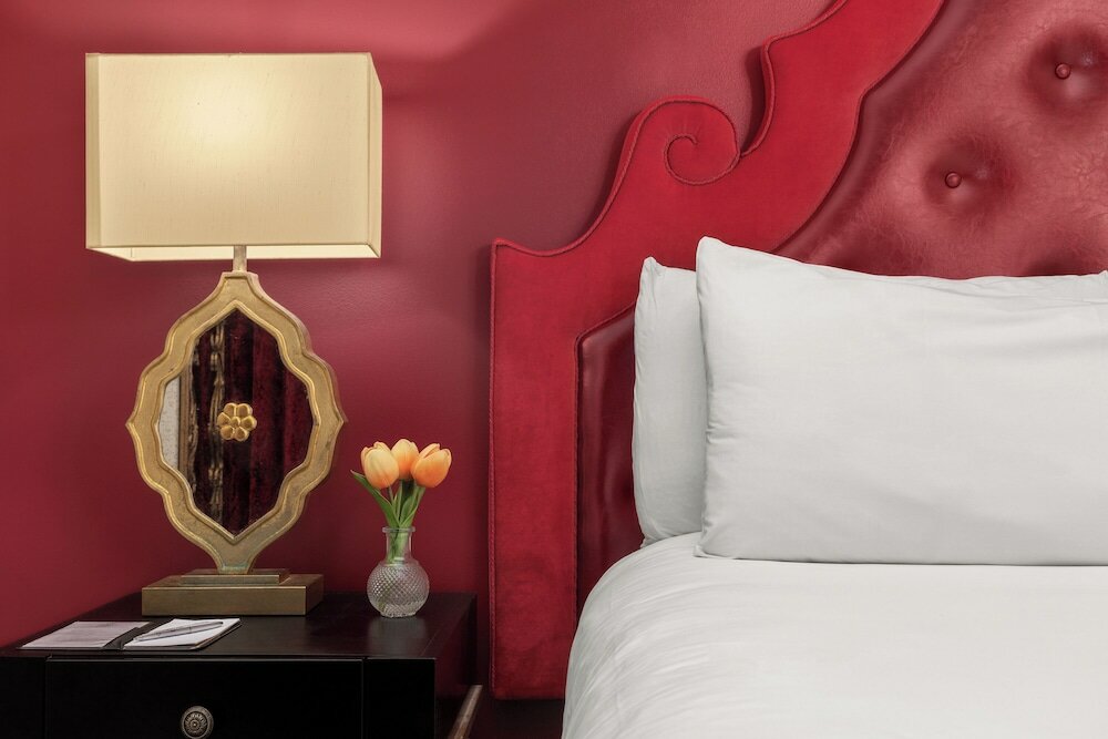 Фото Dauphine Orleans Hotel