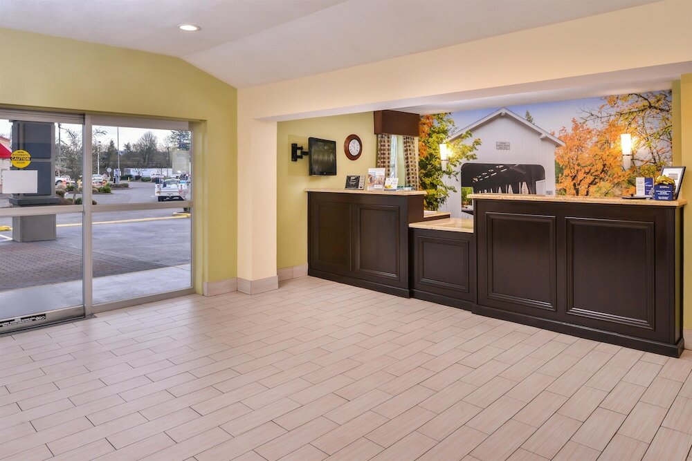 Фото Best Western Cottage Grove Inn