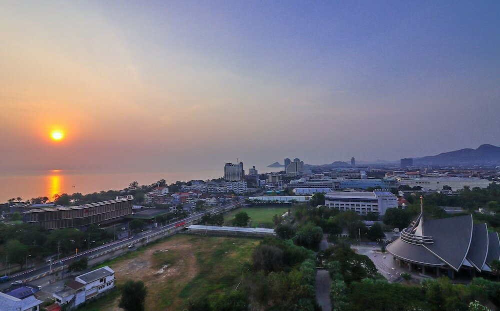 Фото Hua Hin Grand Hotel and Plaza